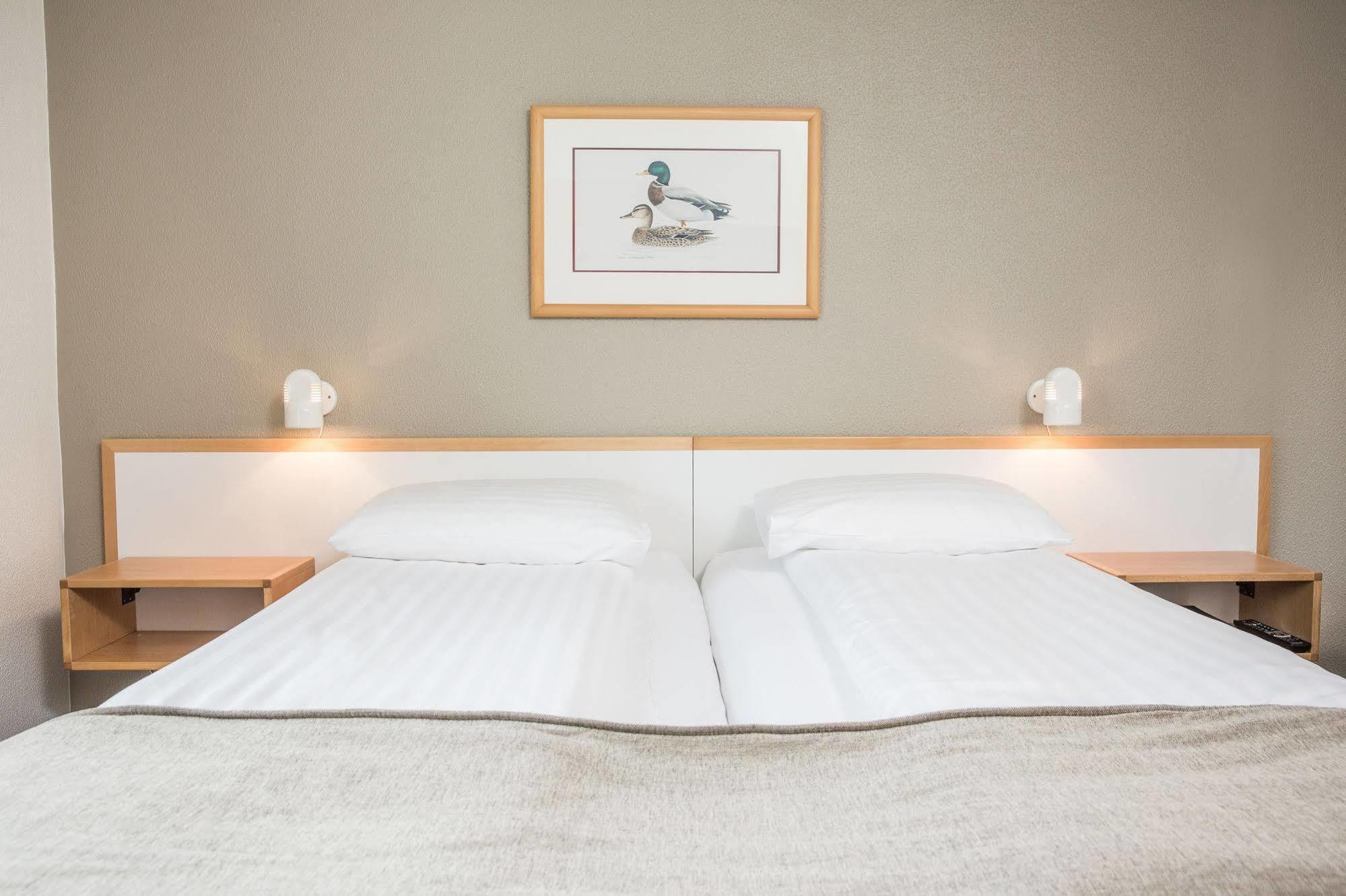 Hotel Nordurland By Keahotels Akureyri Bagian luar foto