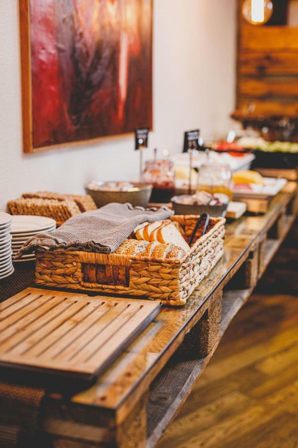 Hotel Nordurland By Keahotels Akureyri Bagian luar foto